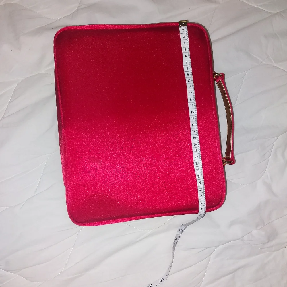 Large Cosmetic Bag Color: Red and Gold